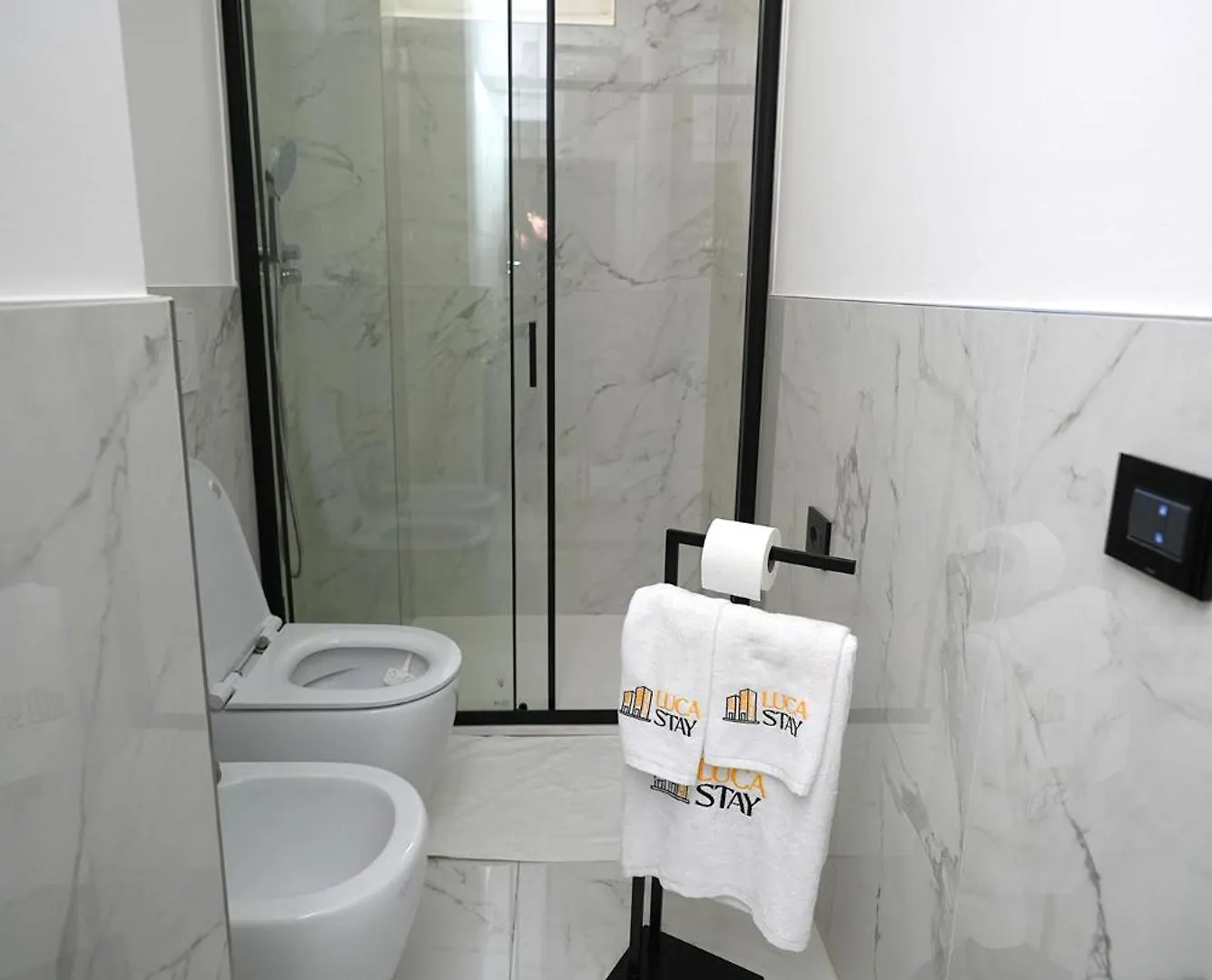 San Babila - Duomo Luxury Milanese Apartment 0*, Milan Italy